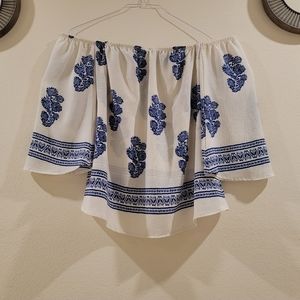 Sexy Off Shoulder Flowy Top Size Small/Medium
